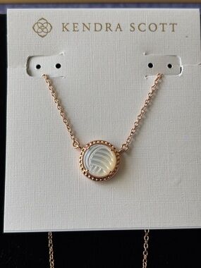 Kendra Scott Volleyball Gold Short Pendant Necklace in White Mother-of-Pearl